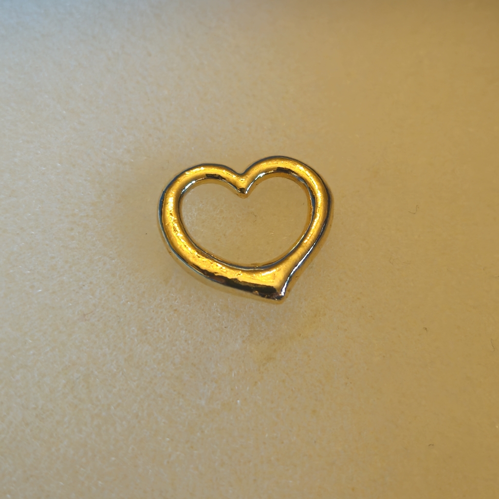 Fashionable Gold Heart Pendant